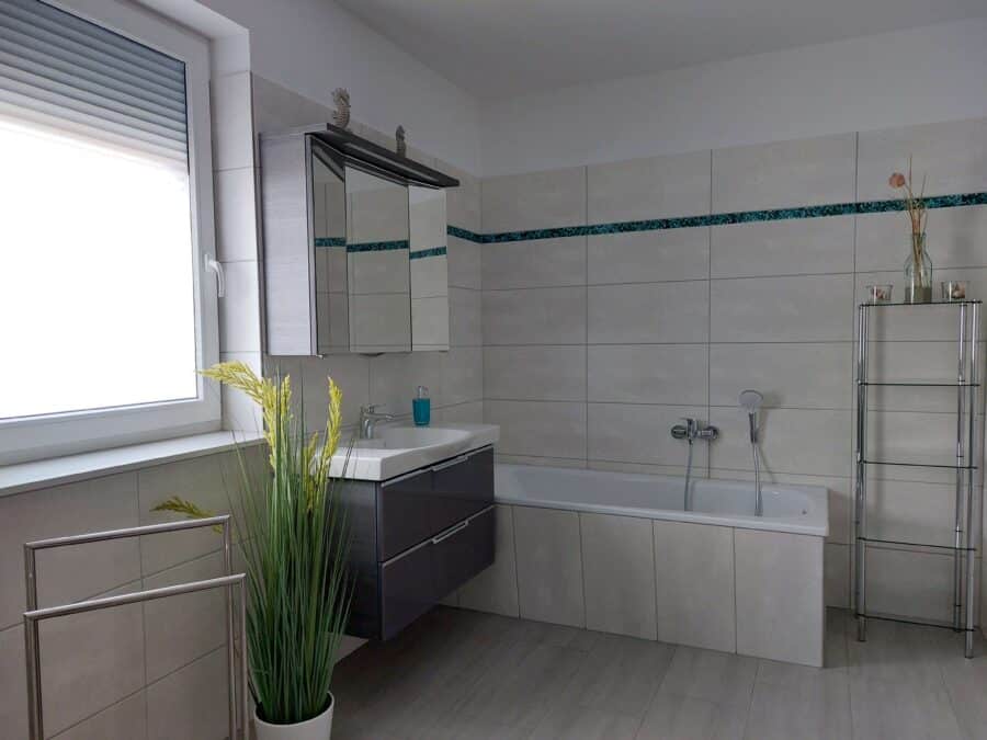 Pauschalmiete! Möblierte 4-Raum-Wohnung mit Vollbad, Südbalkon uvm. im Neubau 2019 - BW