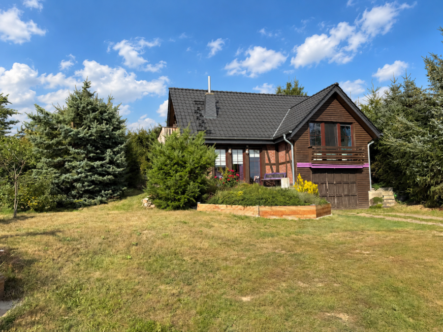 gepflegtes offen gestaltetes EFH mit 3 Zimmern, Kamin, 3 x Terrasse, Garage, EBK, Sichtbalken, 18258 Vorbeck, Einfamilienhaus