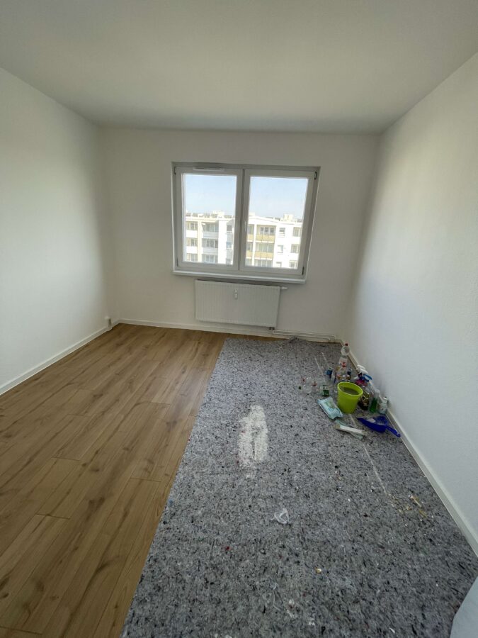 gut geschnittene 2-Raum-Wohnung mit Wannenbad, Balkon und Keller, 19061 Schwerin, Etagenwohnung